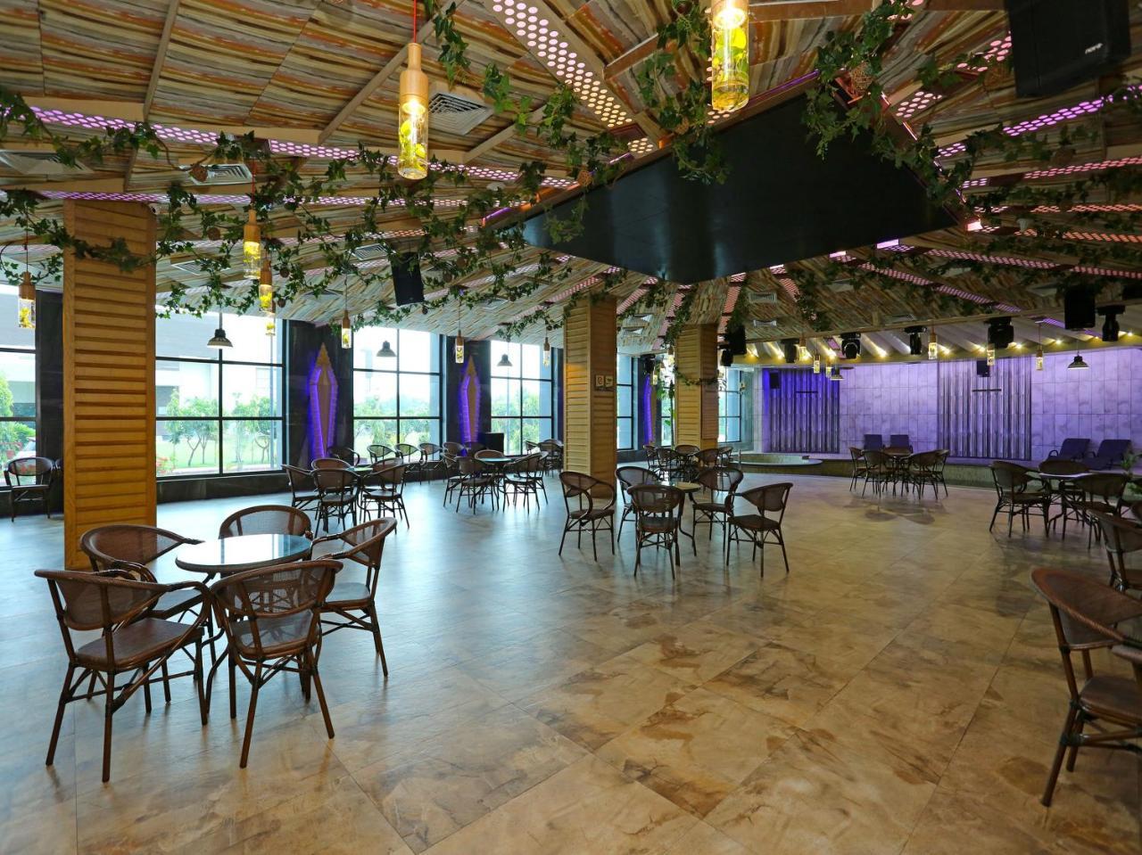 Golden Blossom Imperial Resorts Lucknow Extérieur photo