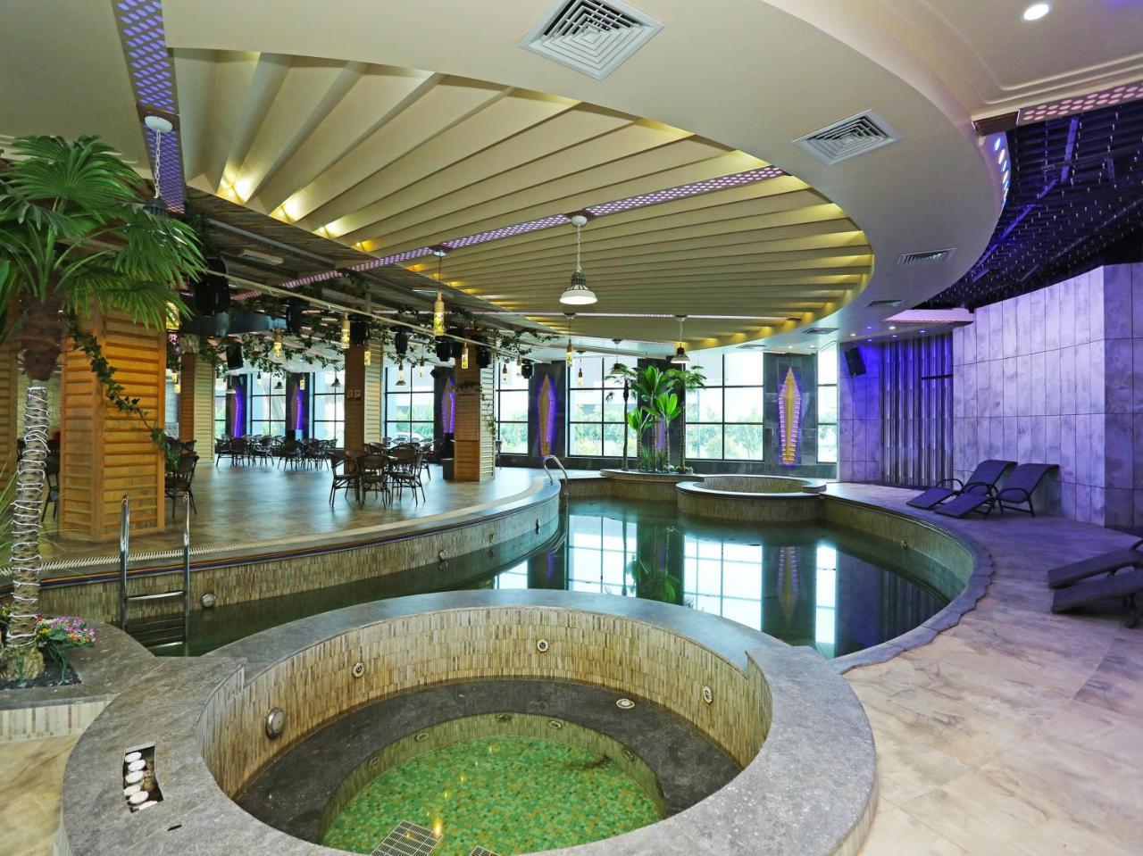Golden Blossom Imperial Resorts Lucknow Extérieur photo