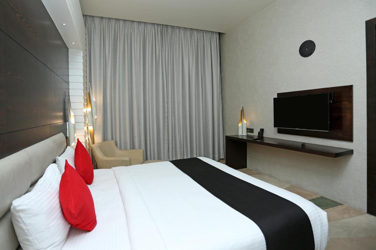 Golden Blossom Imperial Resorts Lucknow Extérieur photo